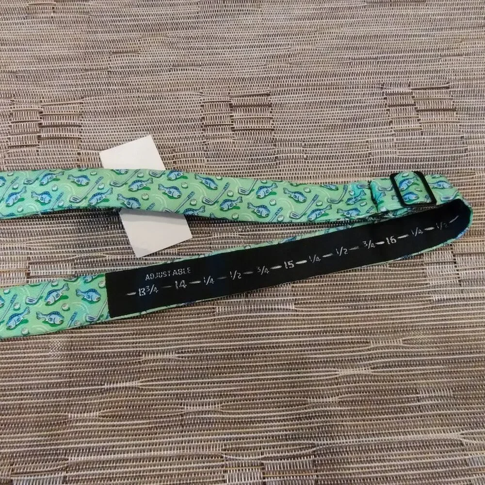 NWT Vineyard Vines Golf/Fish Bowtie 100% Silk Made in USA Green